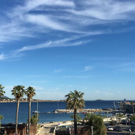 Bandol, vue panoramique sur la mer, la plage, le port Exterior foto